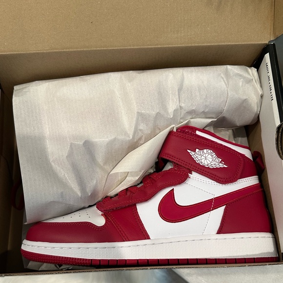 Jordan 1 Hi Flyease Fire Red - Picture 2 of 10